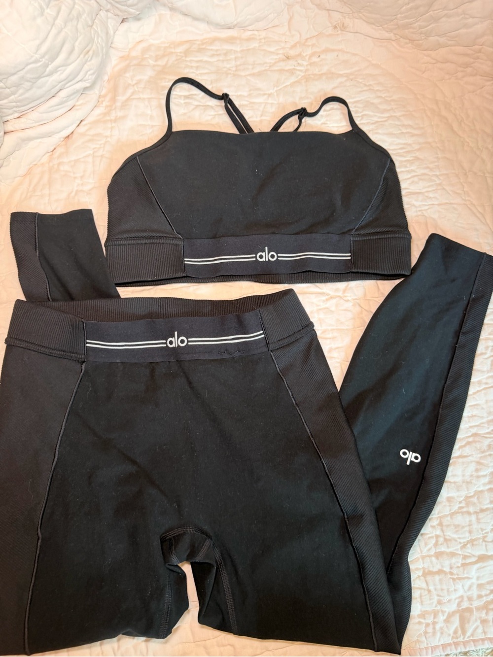 ALO Yoga Black Seamless Leggings & Sports Bra Set